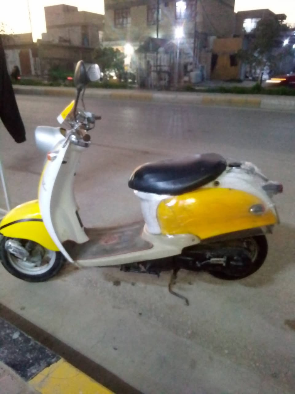 السلام عليكم. عبد الحليم كلاسك
نضافه وشلعه حلوه مكينه ناعمه.   اشاير هندر. سلف. كله شغال. 

السعر 250

***********. مكلف بنشر. اتصال.
