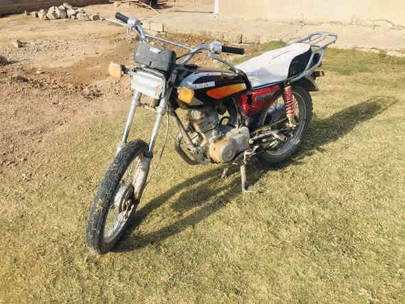 السلام عليكم 
موطور للبيع نضيف شرط هندر واحد يشتغل 
كلجات فول نشاطه 
محرك اكد3000 
2018
السعر 150 وبي مجال 
شراي اتصل 
رقم الهاتف ***********
