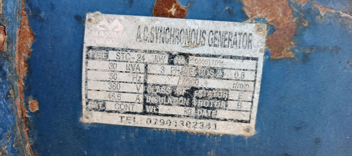 سلام عليكم محرك كيا 2400  ودينمو 30 كيفي نحاس  متروكات للبيع  على حطتهن *********** التصال او مراسلة وتدلل
