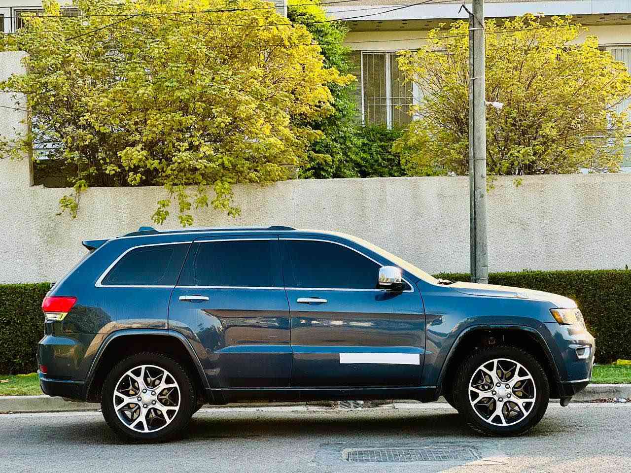 السعر 208 وبي مجال 

جيب موديل 2019 آوفر لاند فوول لون مميز رقم بغداد بسمي هزه وفحص جديده 

رقمي  *********** الخاص مغلق مغلق 

فول  مواصفات جكات فورويل بارنوما هوك امامي 
+ خلفي
بصمه + تشغيل عن بعد كروز تثبيت سرعه
صندوق كهرباء
بنوراما
جكات جوبلسات تصعد وتنزل
مكينة 5700 مكفولة
ماوس وضعيات قيادة
داخل قرميدي اصلي
ستيرن كهرباء + تدفئه
كشنات جلد تدفئه وتبريد
خزن وضعيه كشنات ميموري
شاشة كبيرة
دمام خلفي
كامرة دوارة ٣٦٠ درجة
حساسات امامي خلفي
لد امامي خلفي
لايت زنون عالي ناصي
اضاءه ترحيب
دشبول خياط طبيعي
اوتو ستارت
حساس امامي وخلفي
رادار جانبي وخلفي وامامي
مري شفط + اشاير بلمري مع القفل وعاكس ضوء + هيترات مري+نقاط عمياء
اضاءه ترحيب
وبعد هواي مواصفات. 

مكاني بغداد
الشراي يتصل خاص مغلق بغداد, العراق
