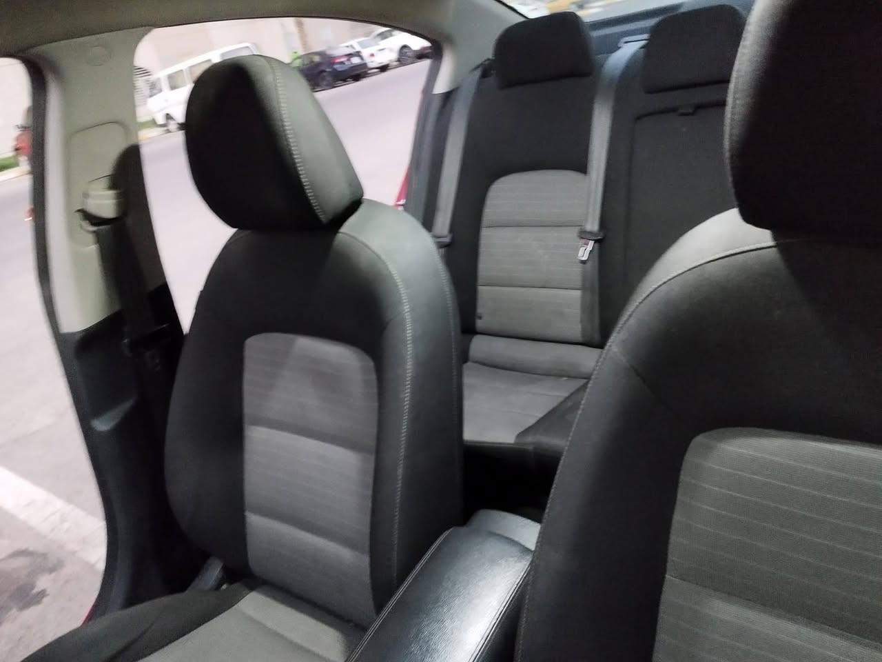 كيا فورتي موديل 2015 محرك 2000 مكينة GDI الحادث موضح بنيد مصبوغ الايرباك ما طاك تدفئة كشنات وتبريد قطعتين تحكم ستيرن سنوية بأسمي بغداد المكان بسماية السعر 100 وبيه مجال بسيط الاتصال ***********
