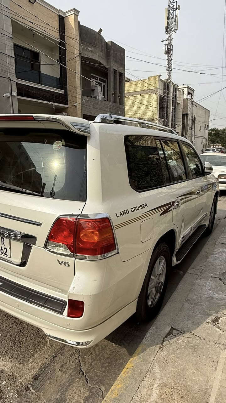 لاندكروز 13 فطيم
ماشية 107 رقم بغداد الجديد 
38سعرها.  ***********
