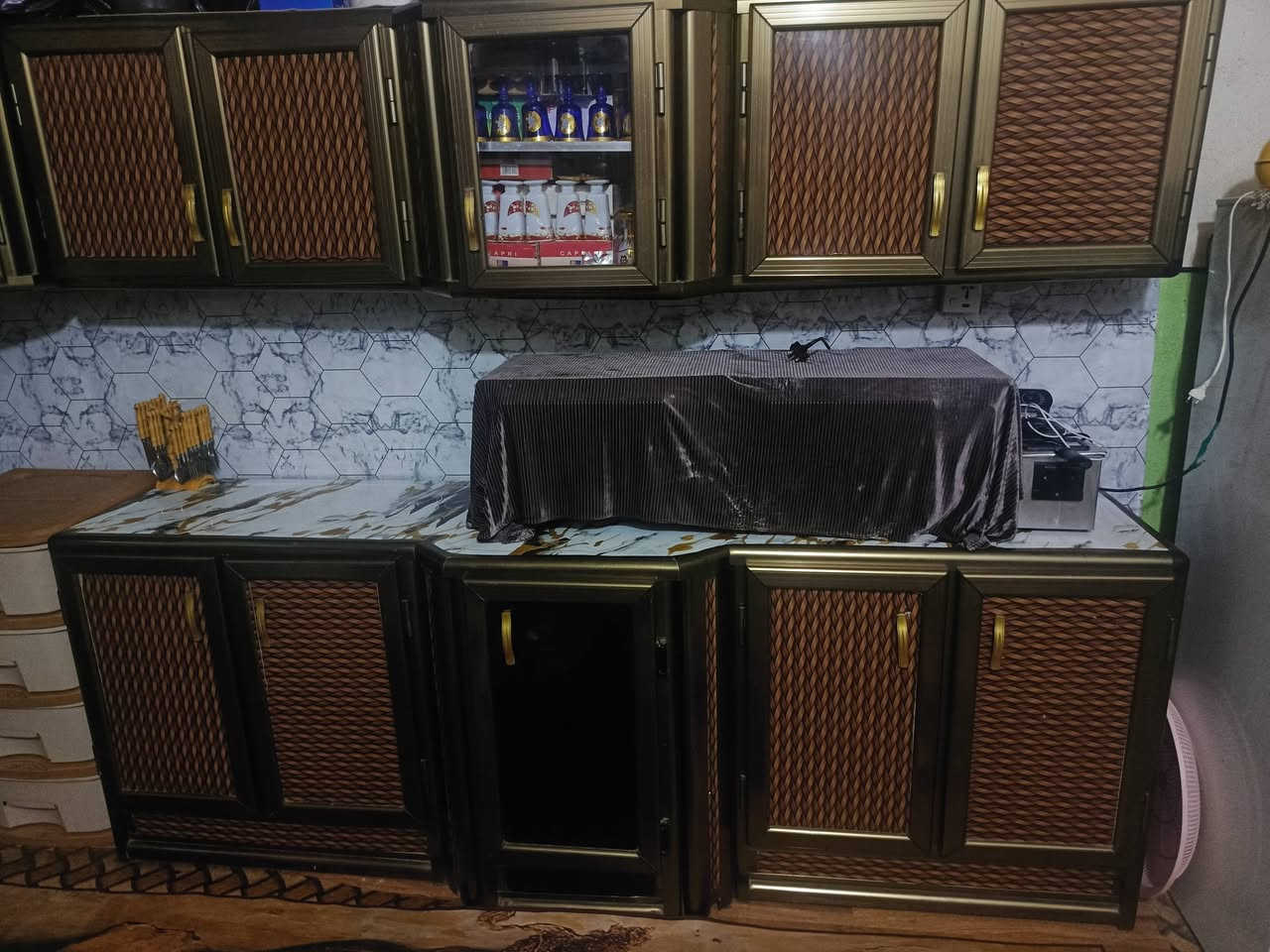 #للجميع كاونتر نضيف للبيع تجي تشوف بعينك وتقتنع يالله تاخذه السعر 700 وبي مجال قليل جدن رقمي ***********
