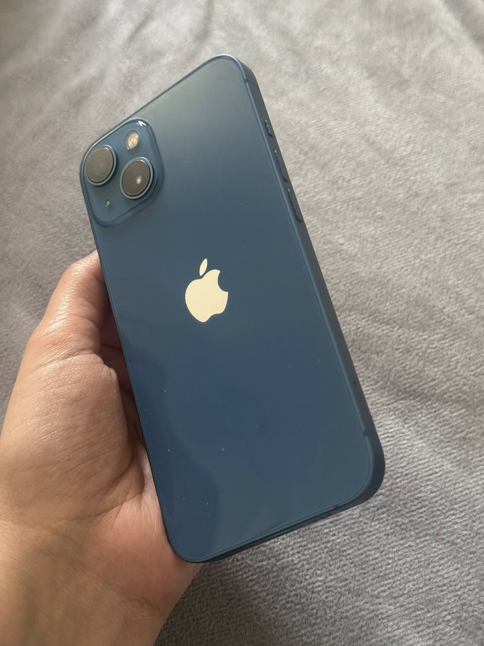 السلام عليكم
ايفون ١٣ عادي للبيع ذاكره ٢٥٦
جهاز نظيف 
نسبة البطارية ٧٦٪؜ 
سعر ٤٠٠ الف وبي مجال 
عنوان بغداد مجمع الزهور قرب مرور الرستمية 
رقم ***********
