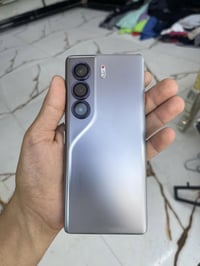 تكنو كامون 40 برو 5G ذاكرة 256 العشوائيه 24 كامل ملحقات كارتونه وشاحنه...