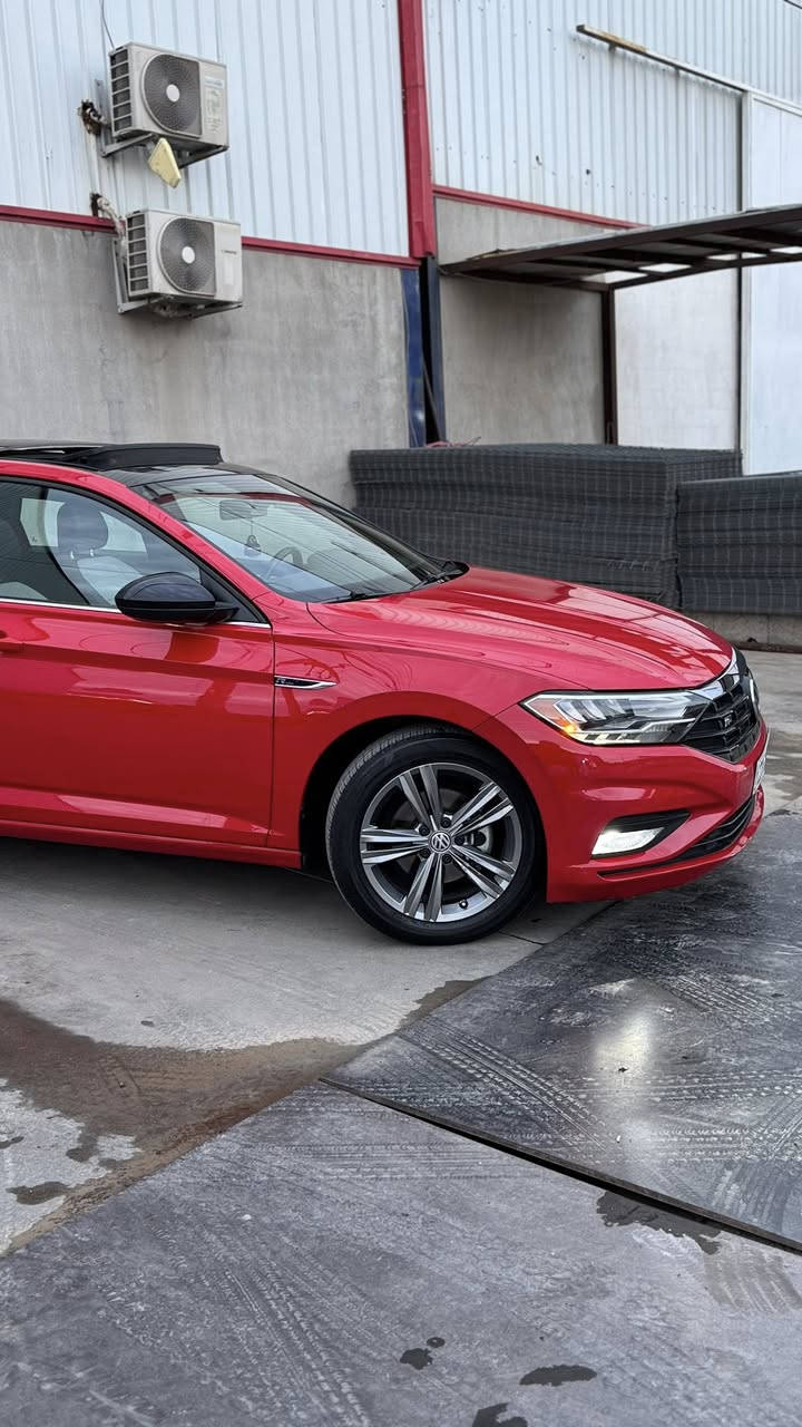 VW jetta R line
2021 

# سعر جدا مناسب 

١٤٠ بي مجال قليل للطيبين 

ممشي ٣٤ الف مايل

محرك ١٤ تيربو - قير عادي ٧ نمر 🚀

مواصفات فول واحد علي واحد

سنوية ٢٠٢٨ و هزة جديد  دينار مصرف مابي 

تحويل و وكالة و غرامات كلها بشرط 

بدون صبغ او تبديل او فتح او دواخل  -جاملغ خلفي بي تعديل بارد - حادث خفيف 🌺

مكان سيارة أربيل 

***********
