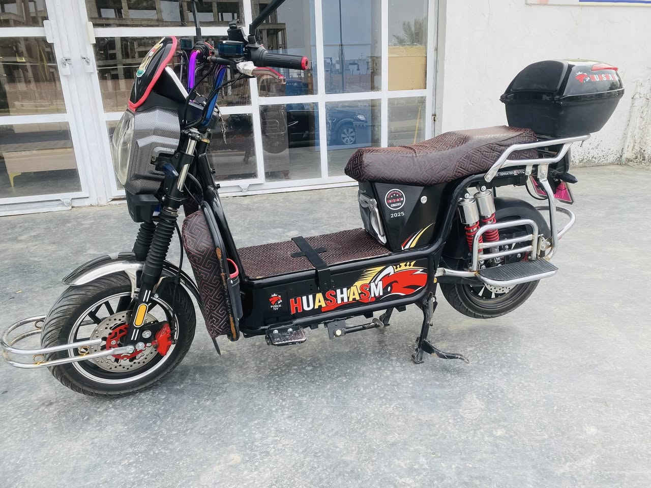 السلام عليكم
للبيع - هيوشه 2025

بعدها جديده 

بطارياتها عل فحص وافتحهن تشوف التأريخ مالهن

مواصفاتها :

بصمه تشغيل

مثبت سرعه

أربع تبديلات +بك

سماعه

الجنطه الي جوه الكشن كهربائيه تفتح عن بعد من الريمونت

لدات تخبل +البك لايت ألوان

الدراجه غنيه عن التعريف بالمتانه وكلش قويه السعر (700الف) وبيها مجال قليل
☎️***********/بي واتساب
