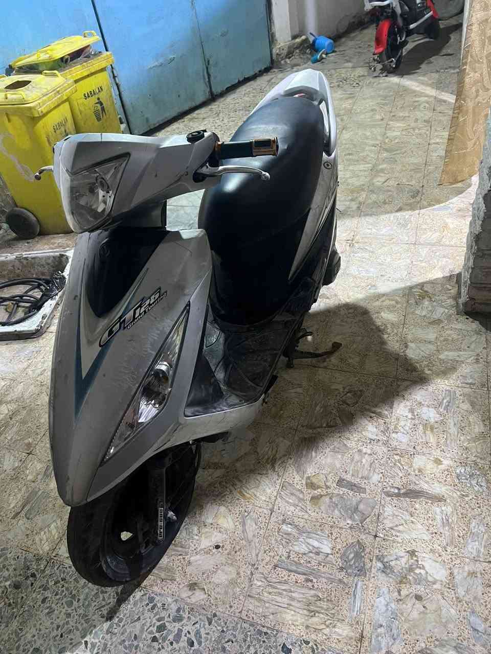 دراجه سيام ياباني كايمه تحتاج تجفيت بسعر مناسب 
***********
