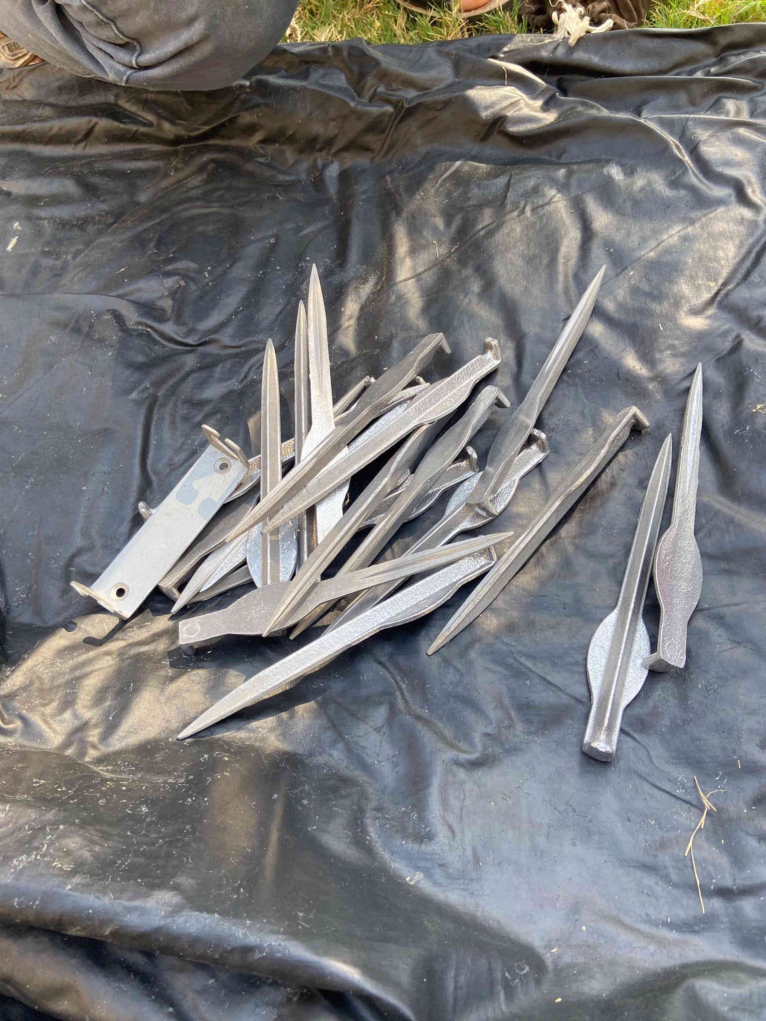 السلام عليكم ؛
من بعد اذن اصحاب الگروب المحترمون ؛
اعرض للبيع : خيمة چيكية الصنع من نوع ( Jested)…. الابعاد تقريباً: 250x200x150 cm
الخيمة اصليه وصناعتها متينه وصنعت للاغراض العسكريه ومخيمات الصيد وغيرها ….. تتسع لاربع اشخاص او اكثر..
جلد اصلي وچادر مقاوم لكل الظروف البيئيه من برد وحر وعواصف وثلوج..
فقط السحابة عاطله بسبب التخزين لمده طويله..
السعر ١٧٥ الف دينار
☎️ ***********
مع الخيمه هديه ( خيمة صغيرة للاطفال سعة شخصين)
بابل/ الحله
