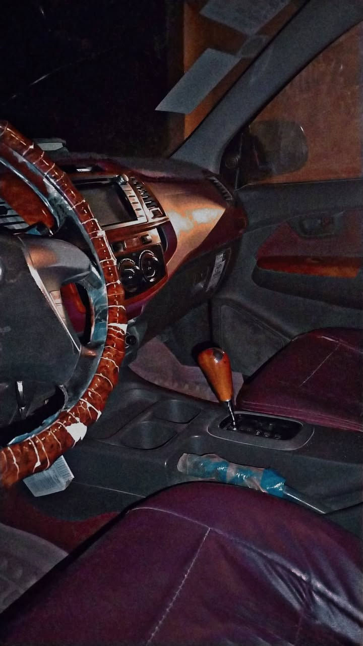 سلام عليكم بيكم هايلكس موديل 2014فول مواصفات✅ كويتي شاصي 19كير تماتيك سياره مكفوله كفاله عامه✔️ ماعده بارد بسيطة   محرك كير شاصي كفاله تخم تاير حداديه جديده 👌رقم واسط  دولي  سنويه مجدده  مكان ناصريه قضاءرفاعي سعر 215 ‏. .   ***********
