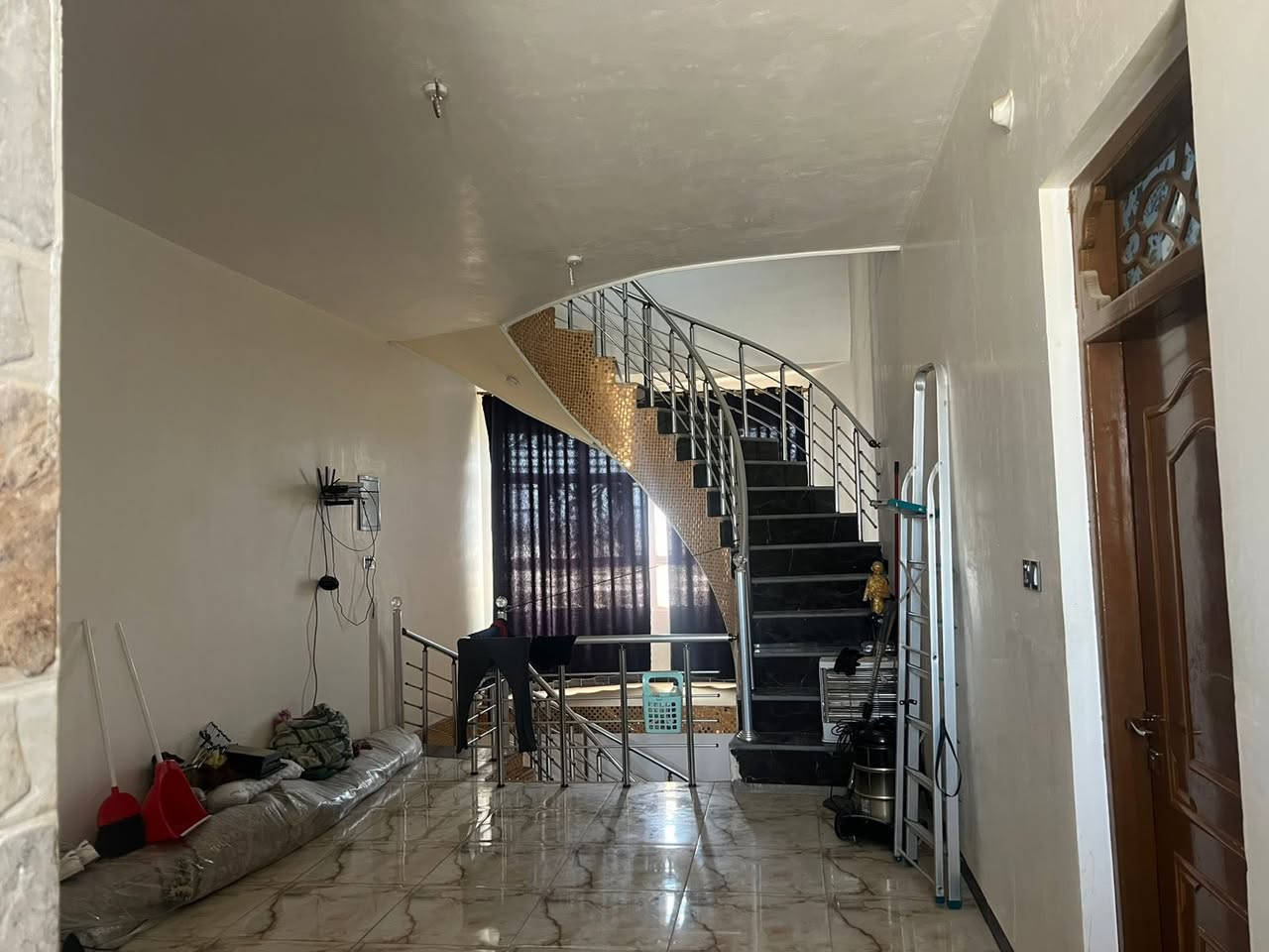 بيت للبيع ‼️‼️ حي القادسية
مساحة البيت: ٢٠٨ متر (واجهة ١٣ متر و نزال ١٦ متر) تصميم حديث بناء ٢٠٢٢

التواصل عالخاص 
او الاتصال ***********
