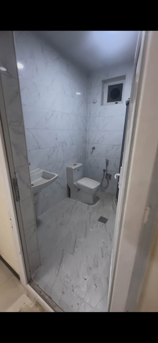 شقه لايجار ❗️❗️مدينه لامل 2سكنيه 
غرفتين وصاله وصحيات ومطبخ ومع منًور 
ستفسار ***********
 لإيجار 850
سامي اللعقار

