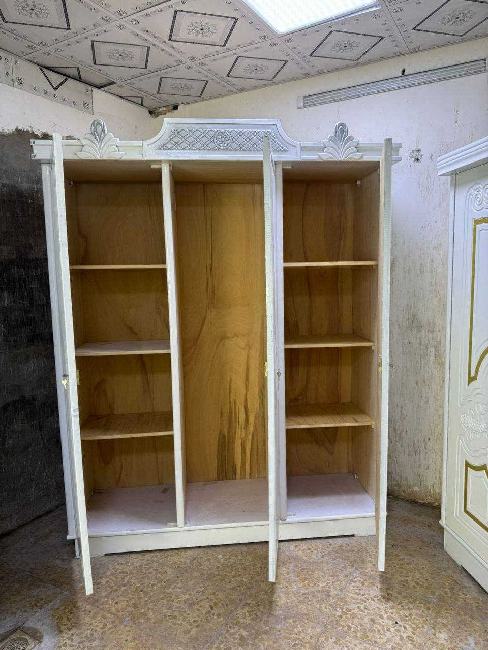 ✨ تم وصول كنتور حديد لون جوزي ملكي ✨
تصميم أنيق وعملي للبيت أو المكتب 👌
✅ هيكل حديد قوي ومتين
✅ رفوف متعددة + مساحة لتعليق الملابس
✅ بيها قاصة داخلية لحفظ الأغراض المهمة 🔐
✅ قفل أمان بالمفتاح
✅ لون جوزي فخم ومرتب
💰 السعر: 180,000 دينار فقط
🚚 توصيل داخل بغداد مجاني
🚛 الأطراف و5 محافظات بـ 20 ألف فقط
📩 للحجز راسلنا خاص
الكمية محدودة 🔥 بغداد, العراق


**إذا كنت صاحب هذا الإعلان وتريد حذفه لأي سبب، رجاءا أرسل رسالة إلى الدعم الفني**