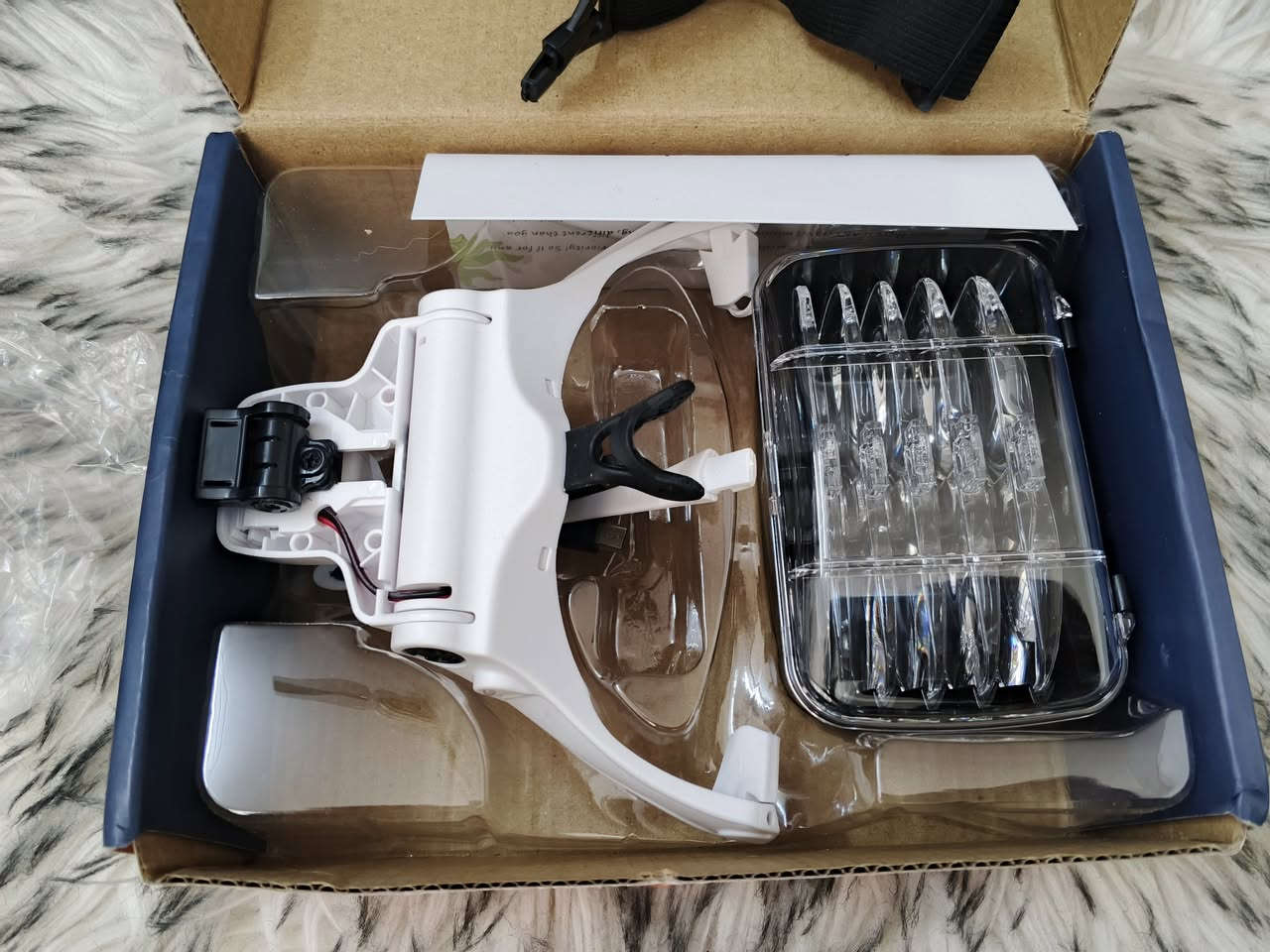 نظارة تحتوي على عدسات مكبرة وإنارة


**إذا كنت صاحب هذا الإعلان وتريد حذفه لأي سبب، رجاءا أرسل رسالة إلى الدعم الفني**