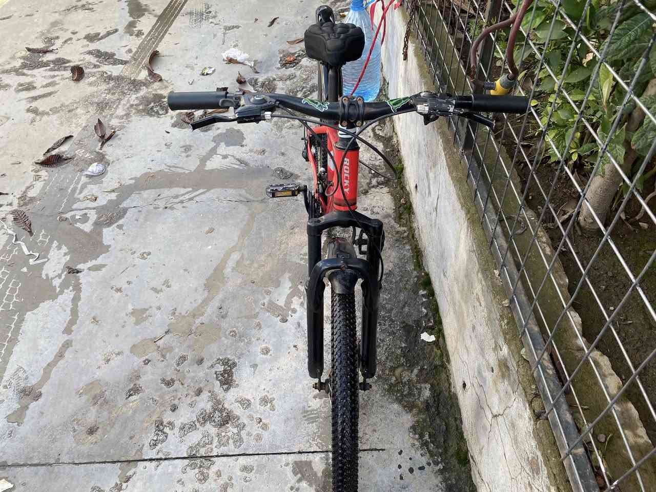 ئەم پاسکیلە بۆ فرۆشتن قیاسی ۲٤ ییە زۆر زۆر تازەو جوانە حسابی لۆکی بۆ بکە ۷ گێڕە ئیستۆپی دیسکە ماشەی دەبڵە تایەی تازەیە هەموو گیانی بەشەرت هیچ عەیبێکی نییە
سلێمانی بەکرەجۆ
*********** ***********
