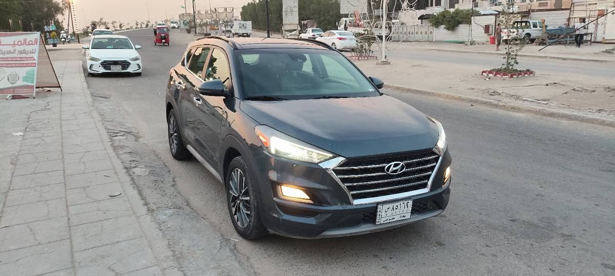 توسان 2020 فول مواصفات ماشي 58,000كم. 
قطعتين صبغ 
بنيد وجاملغ. 

مكاني ابو غريب 
***********
