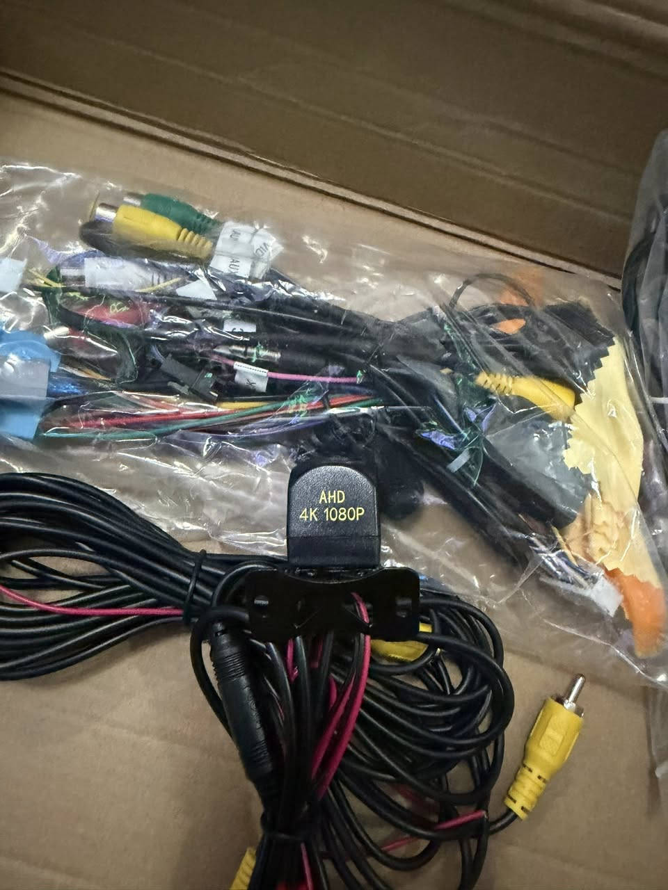 سلام عليكم
شاشة سازوكي جيمني2019 بلادية

كار بلي اندرويد اوتو

تحكم من شفتات الستيرن

كاملة ويا الفريم

كامل ملحقات فيش التحويل

حجم 9 انج

وكامرة خلفية 4k 1080p

جديدة غير مستخدمة 

مكاني بغداد واكو توصيل 

للتواصل ***********
