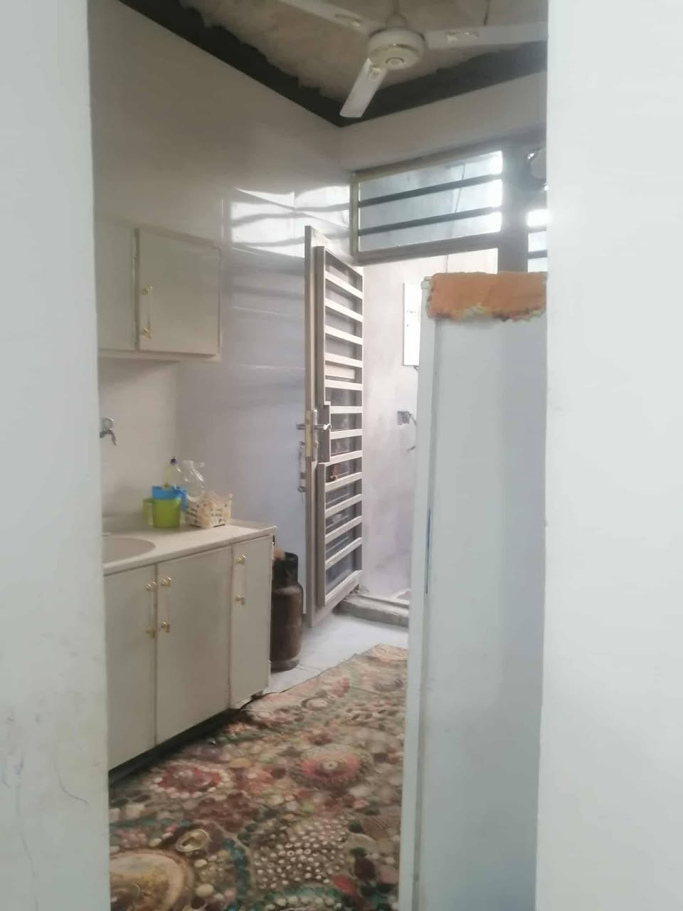 🏡 دار للبيع 🏡
━━━━━━━━━━━━━━━━━━
📍 الموقع:
بابل – أبو عجاج – قرب المحكمة الجديدة
يبعد 100 متر عن الشارع الرئيسي
━━━━━━━━━━━━━━━━━━
📏 المساحة: 100 متر
🏗️ عدد الطوابق: طابقين
📜 الملكية: طابو زراعي – سند 25
🏗️ البناء: حديث (نقص أرضية فقط)
━━━━━━━━━━━━━━━━━━
🏠 تفاصيل الدار:
🔹 الطابق الأرضي:
▪️ غرفة نوم
▪️ هول
▪️ صالة
▪️ مطبخ
▪️ مجمع صحيات داخلي
▪️ صحيات خارجية
🔹 الطابق الثاني:
▪️ غرفة نوم
▪️ هول
▪️ صحيات
━━━━━━━━━━━━━━━━━━
💰 السعر المطلوب: ٦٩ مليون ( قابل للتفاوض )
💳 يقبل دفع نصف المبلغ والباقي خلال 4 أشهر
━━━━━━━━━━━━━━━━━━
📞 للاستفسار والاتصال:
***********
***********
***********
━━━━━━━━━━━━━━━━━━
🏢 مكتب عقارات أبراج بابل
📍 عنوان المكتب: بابل – حي الجزائر – مقابل الجسر الدولي
