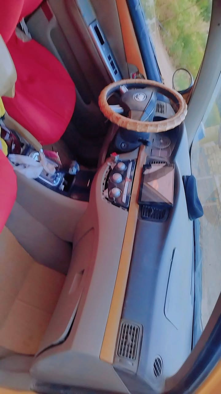 سياره ليفان موديل 2011 رقم نجف صدامي
محرك 1600 كورلا بيكاتشو
كير اوتماتيك
محرك وكير جديد توني شادهن
كهربائيات شغاله
حداديه نص ونص 
تخم تاير 
راعيها بالنجف يريد مداور
مطلوبه هيئه 400 
غرامات ماعليها
سعرها قفل ب20 
للتواصل 
واتساب او اتصال ***********
المكان - ناصريه- قرب جامعة ذي قار
