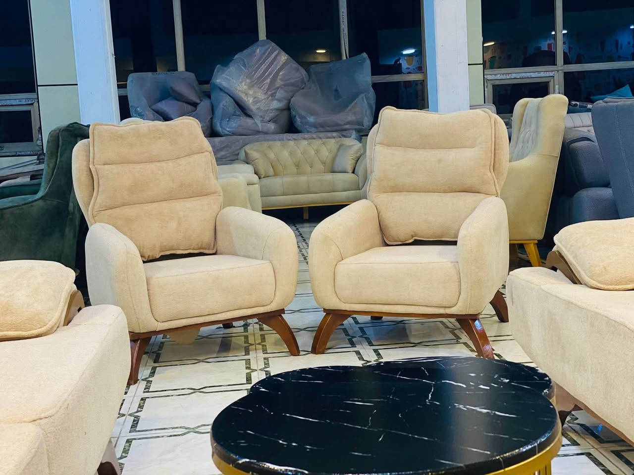 تصفية مخزن ❌❌عرض خاص 
تخم جديد أستيرادنة الخاص💯💫
10 مقعد قماش خاولي 
يدات سلايت 
ظهر سلايت يتحول سرير🤍💯
قاعدة كاملة 6 أرجل للقنفة الوحدة
العنوان /📍بغداد/ المحمودية /العمارة الصفرة
للأستفسار/
*********** واتساب ☎️
يوجد توصيل بأسعار تنافسية مناسبة
ملاحظة 🩶البيع بالنقد وبالتقسيط على حاملي ماستر (الرافدين 💯💯الرشيد)
