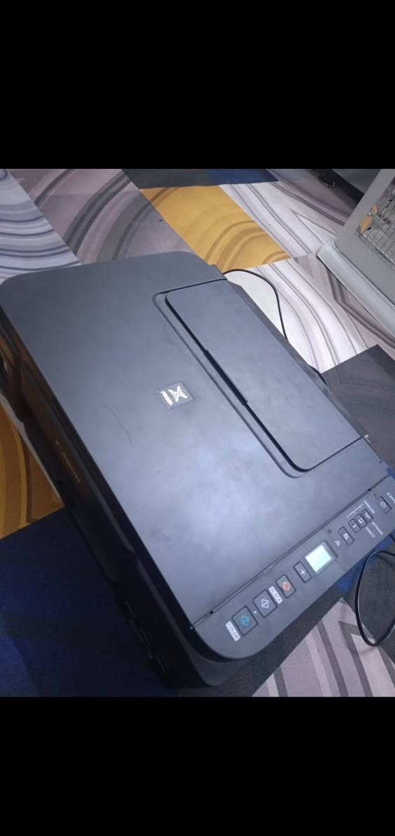 السلام عليكم جهاز استنساخ كانون وايفاي مستعمل نص سنة يطبع ملون و الحبر فوك النص و النضافة مثل ما تشوف مكاني بحي الاسرى السعر 125 و بي مجال
 للتواصل واتساب ***********
