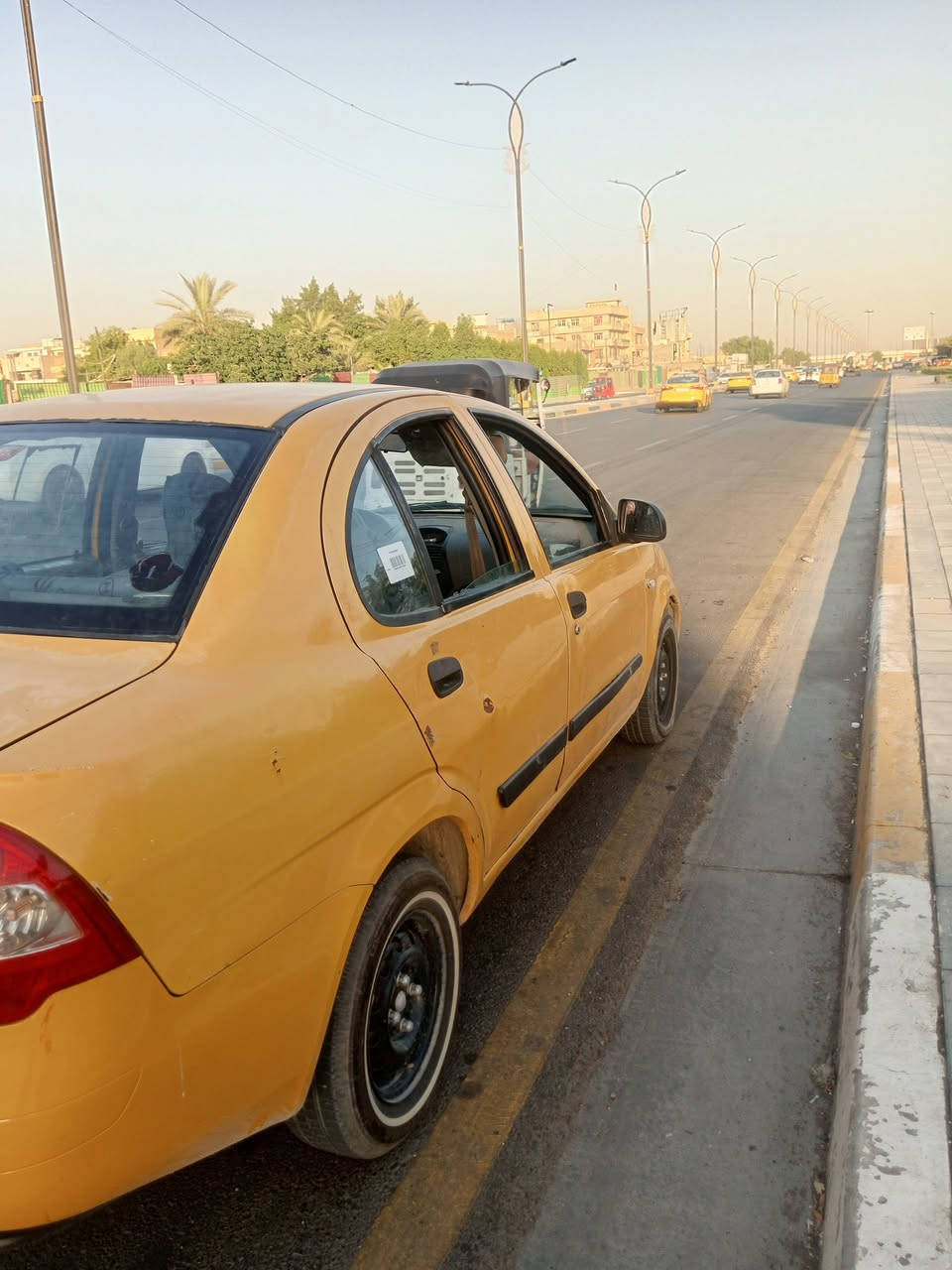 سياره طيبه مديل 15سياره بيها الهلالت وجملق وبيها هاي الطخه بل باب واضحها فقط كير ومكينه مكفوله تبريد ثلج تخم تاير جديد صار 10تيام من شديته السيارة مصفره هيه وغرامه بسمي رقم بغداد شرط تحويل الشراي ينتصل *********** السعر 33بيها مجال كلش كلش بصيط مكاني بغداد الامين
