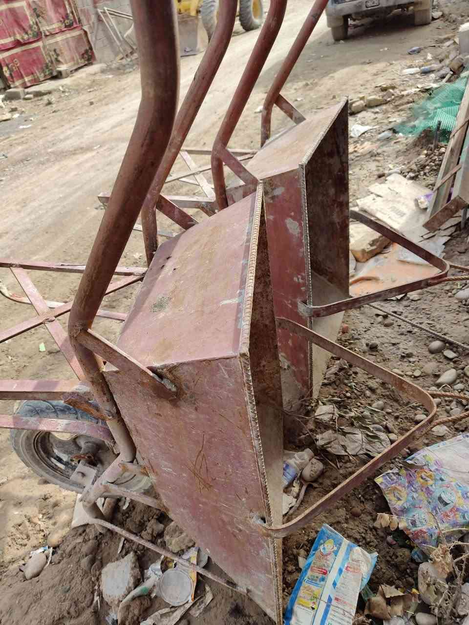 السلام عليكم ونج ايطالي للبيع نظيف شرط الفحص كامل عدا المولدة مكاني بغداد مدينة  الصدر ***********
