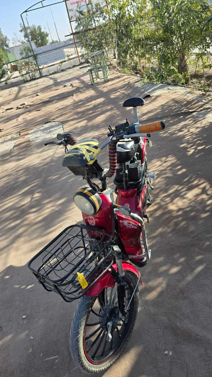 دراجة شحن للبيع 

مواصفاتها 

بلوتوث
5 بطاريات ليثيوم
دراجة نضيفة 
سرعته 60 حقيقي 
تمشيك بلشحنة الوحدة 35km
حجم 20
اي عطل مابيه
شاصيه قوي وثقيل

السعر 300 الف 
مكاني نجف ماعندي توصيل 
وبيه مجال للطيبين

*********** الإتصال والاستفسار
