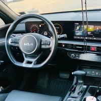 للبيع K5          لون رصاصي مات مميز  2025 بدون لوحات ماشيه 14 الف  حا...