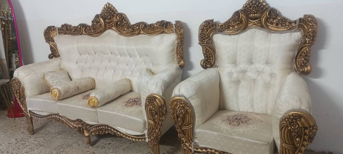 غراض للبيع كلمن وسعره مكان هبهب لاتصال ***********

