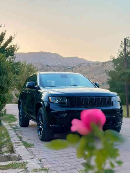 Jeep 2021 
بلاك توب فول الفول 
حادث خفيف بدون اي دواخل مفتوحات  🪛🛠️🔩 

سعة المحرك 3600 ستة سلندر لون اسود 
مكان السيارة بغداد شارع فلسطين للستفسار   

***********

المواصفات⤵️
دفع رباعي 4+4 
⭕️كشن السائق كهرباء
⭕️ كشنات تدفة وتبريد 
⭕️ستيرن تدفة 
⭕️رادار ب البجم 
⭕️رادار ب المري 
⭕️حساسات امامي 
⭕️حساسات خلفي 
⭕️لايت زنون عدستين 
⭕️فتحة بالسقف 
⭕️صندوق كهرباء 
⭕️نضام منحدرات 
⭕️ماوس +اربع وضعيات قيادة 
⭕️شاشة كار بلي 
⭕️كامرة خلفية دوارة 
⭕️مقاعد كنتاره 
⭕️محدد سرعة 
⭕️تشغيل عن بعد 
⭕️ اتو هولد 
⭕️تحديد مسار 
⭕️ سياقة  ذاتية 
⭕️نضام eco لتقيل صرف البانزين 
⭕️اصطفاف الى اوتو بارك 
⭕️تحذير الخروح عن المسار 
⭕️نضام بريك اوتوماتيك توقف ذاتي عند الرجع للخلف 
⭕️تحكم استيرن ب الكامل 
⭕️تبريد قطعتين 
⭕️تدفة ب المري

⭕️ السعر 282$
