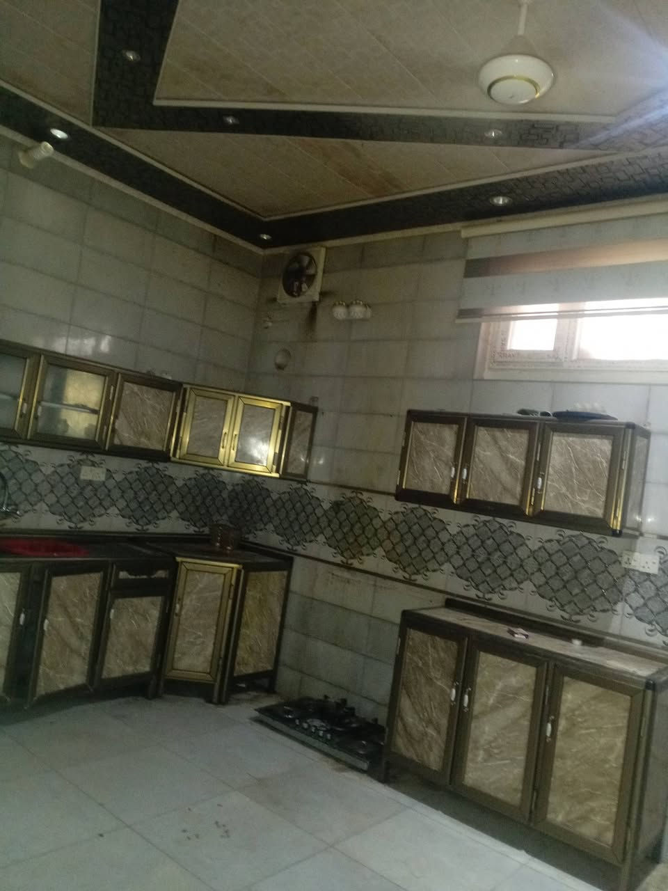 🏛️  دار سكني للإيجار  مؤثث
  🏛️
____
🔰 الموقع   خي الجامعه   ➡️
----------------------------------------
🔳 طابو  
-----------------------------
💎 تفاصيل البيت 💎  طابقين
____

🔹   ٣ غرف نوم  ▶️
🔹. ٢ صاله ▶️
🔹استقبال ▶️
🔹مطبخ  ▶️
🔹مجاميع صحيه داخليه وخارجيه بالطابق الثاني ▶️
🔹سطح ▶️
🔹كراج ▶️

--------------------------------

للأستفسار أكثر مراسلة الصفحه اول الاتصال على الأرقام
___________     ____________
📲*********** واتساب اتصال  
📲*********** واتساب اتصال 
___________     ____________

او زيارة موقعنا (( ام الخيل الأولى سوق العصري مجاور بيت حواء متواجدين من الساعه 🕒 3️⃣ عصرآ إلى الساعه 🕘9️⃣ مساءً))
