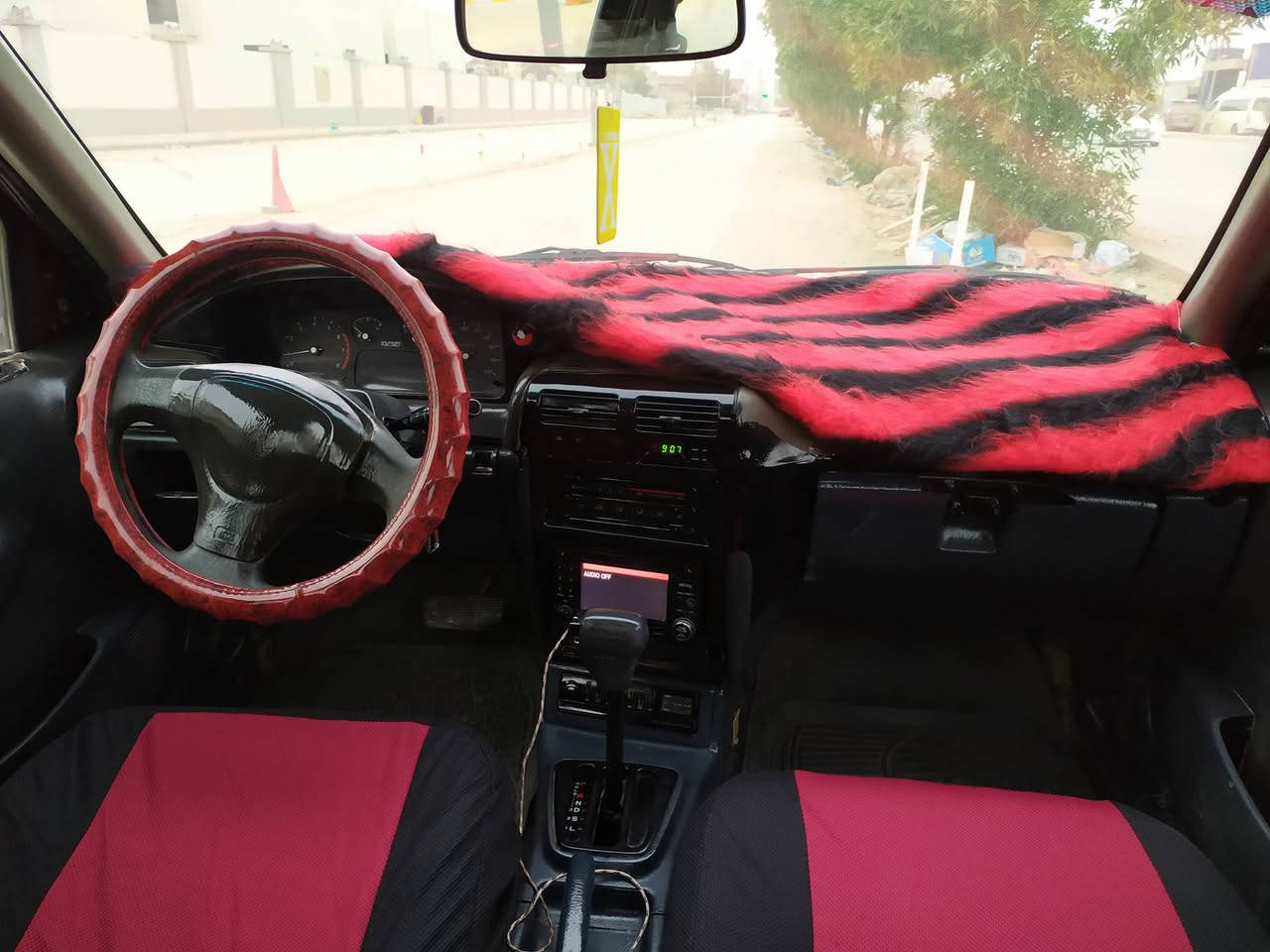 السلام عليكم سيفيا للبيع موديل 1994 مكفوله من ضربه صبغ عام للجماليه مكينه وكير وحدايد خير  من الله كير اتوماتيك رقم بغداد نكليزي سنويه 2031 السعر 33 وبيه مجال بسيط تصال عل رقم مكاني بابل ***********
