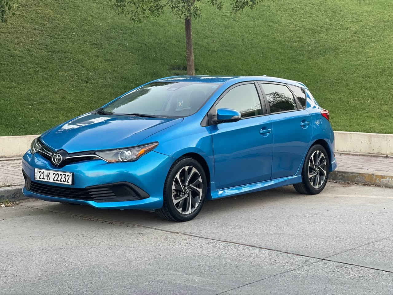 Toyota Corolla Sport 
سعری ٩٨ گەڵاو معامەلە 
مودیلی ٢٠١٧
مواسەفات
ڕاداری پێشەوە
ڕاداری خەتی جادە
٣ مۆدی لێخوڕین ( eco ،normal sport)
سوکان ڤۆلیۆن 
تەحدید سورعە 
شاشە 
کامێرا 
دەبڵ گێڕ
ئاوێنە ئیشارەت 
مەکینە ١٨
دوو پارچەی بۆیاخە 
٨٦ هەزار مایل ڕۆی شتوەیە 
گێڕوو مەکینە بەشەرت 
تەبرید و گەرمی بەشەرت 
سەنەوی تا ٢٠٣٠ تازە 
هایدرۆلیک و ڕۆنی تازە گۆڕاوە
٤تایەی لۆکی لەژێرایە 
سەیارەکە لە سلێمانیە 

ژمارەی موبایل *********** السليمانية, العراق
