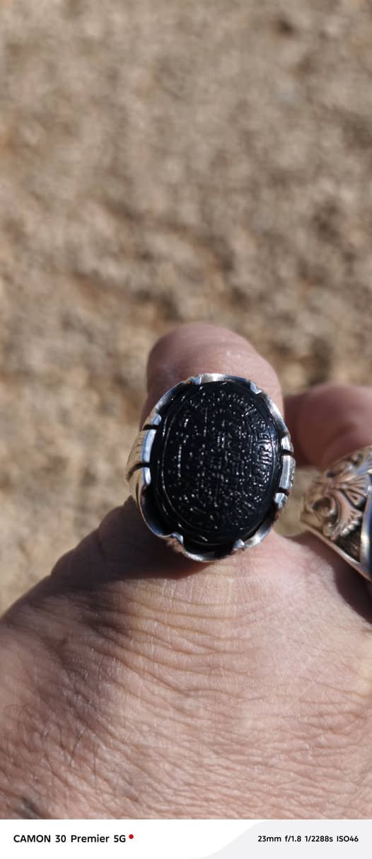 اللهم صلي على محمد وأل محمد
صياغة البحرين
أسود ملكي 
خط جدن راقي
٢سانتيم ونص
قياس ٢٠ ٢١
***********
