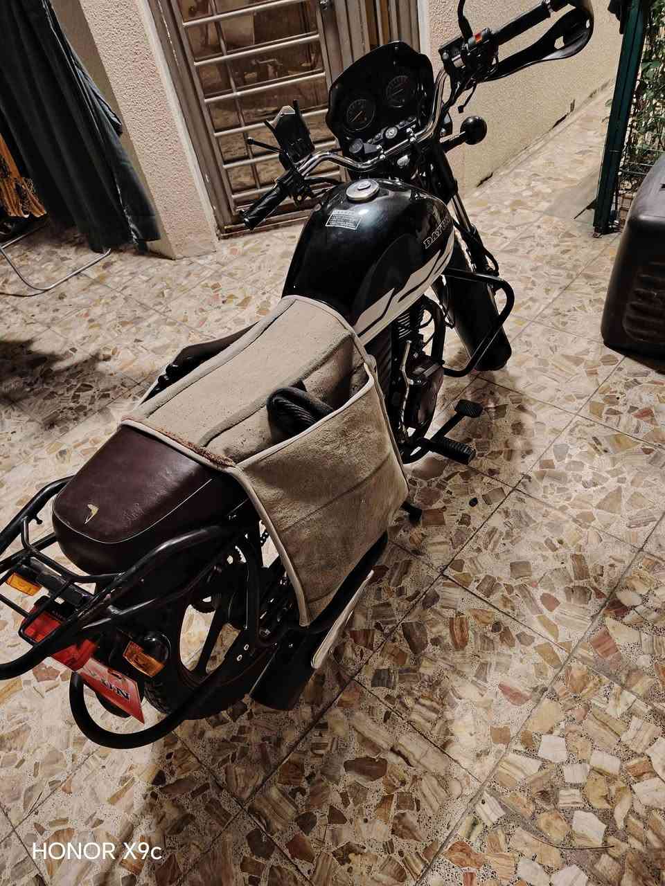 السلام عليكم
للبيع دايوان 23 شهر 12 طالعه من المعرض 2025 جديده محرك ٢٠٠ زيرو رقم بغداد باسم الصقر الاحمر
دبل سويج سجينه  +تشغيل عن بعد
مكاني كربلاء السعر ٢/٣٠٠  ملونين و٣٠٠
ترهم مراوس 
***********
***********
