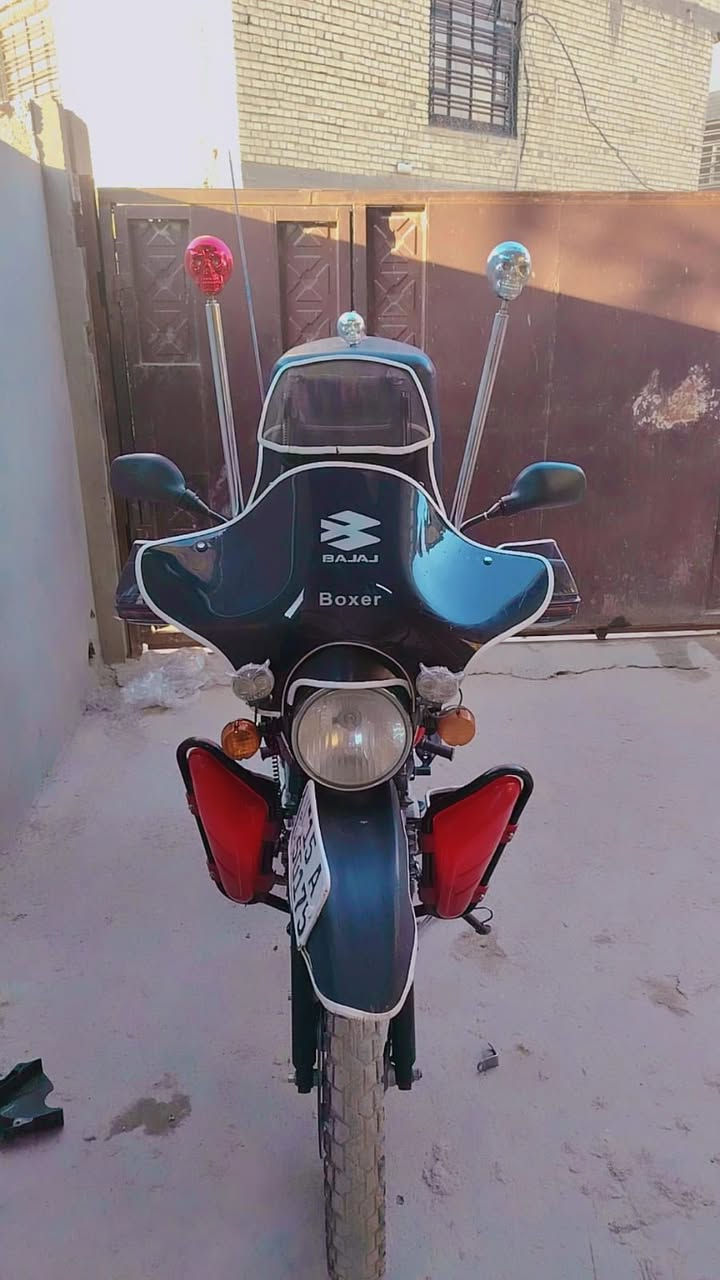 من رخصة الادمن دراجه بوكسر موديل 22 مرقم لوحه وسنويه تحويل عله مزاج المشتري دراجه مجفت شركه خير من الله شلعه ومعدل مابيها اي نقص تجي تفحص من الباب وتاخذ سعر 2،200 مكان بغداد البلديات رقم : ***********
