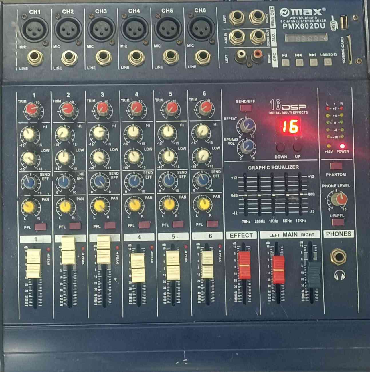 السلام عليكم ورحمه الله وبركاته
جهاز مكسر بلوتوث و اوكس ورام وفلاش و٦ خطوط مايك مع سماعات ثنائي١٦ انج عدد ٢ مع واير سماعات نوعيه الاصلي الطول ١٠ متر عدد٢
الاستفسار عل الرقم ***********
او علق واني ادخلك خاص
