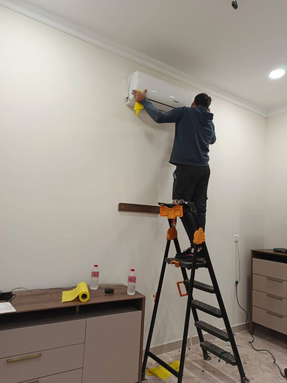 ورشه الهندسيه للتبريد متنقله في بغداد 🌐🧑‍🔧
لتنصيب وتركيب سبالت ❄️ وفتح سبالت ❄️ وغسل وتنظيف جميع انواع السبالت 💧 
//////////////////////////////////////////////////////////
💥 جزء من اعمال ورشتنه على بركه الله 💥
تم تنصيب مجموعه من السبالت بمختلف النوعيه ولطنيه مع ضمان العمل ✅ 

للتواصل عبر الرقم :
📱*********** واتساب ✅ 
او مراسله الصفحه
