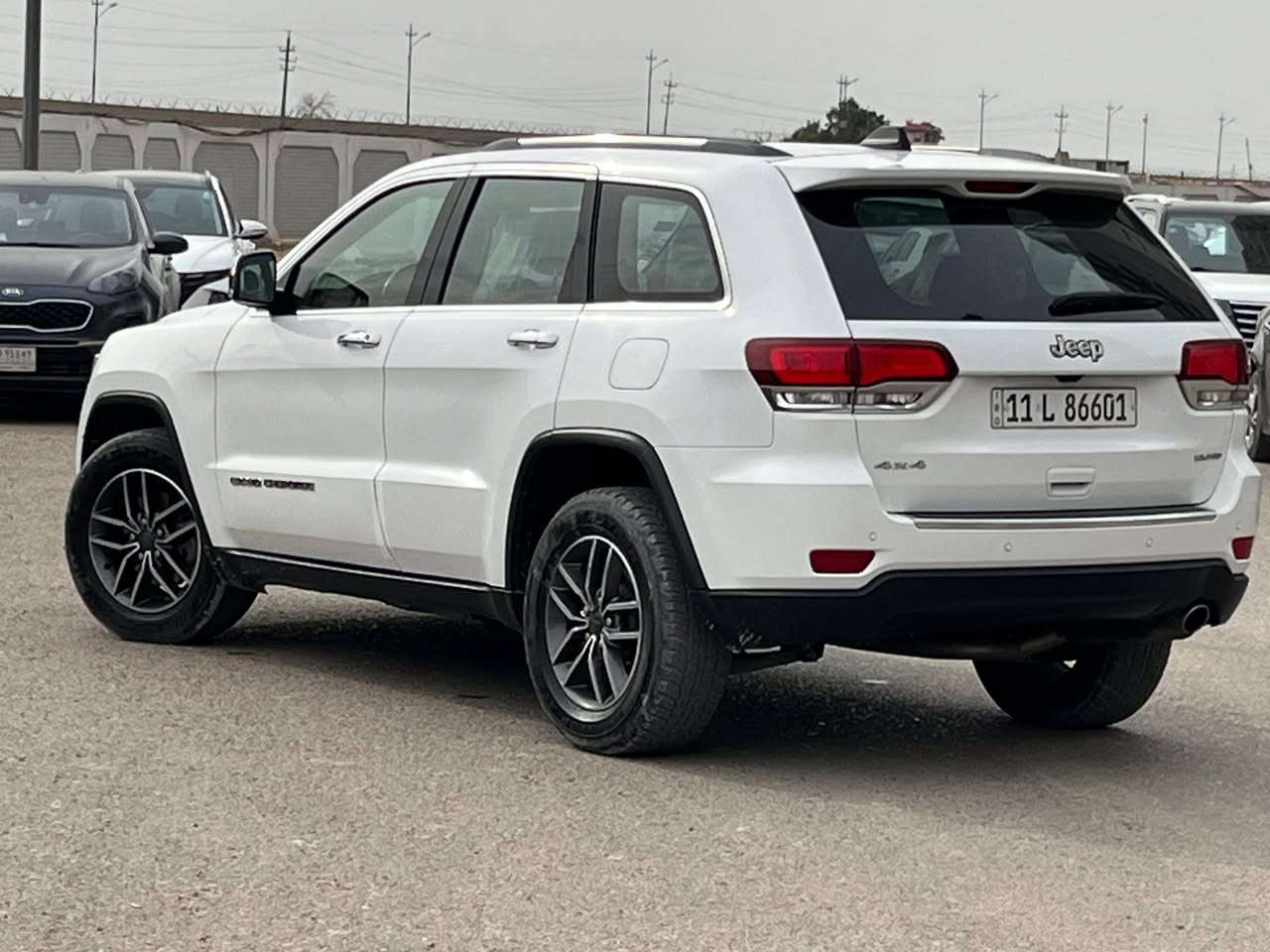 السلام عليكم
جيب كراند شيروكي. لمتد   مديل 2020

وارد  حادث سطحي حلو باب وجاملغ السايق  بدون دواخل شاصي ولغد مكفول  الايرباك البرده طاك والباقي كفاله  كير مكينه  كفالة  

مواصفات 

فتحه

توقف ذاتي 

كشنات وستيرن تدفئة

اوتو ستوب 

صندوق كهربائي

ماشيه 63

4*4

رادار جانبي نقطه عمياء 

مكاني بغداد 

السعر 235. وبيها مجال 

***********
