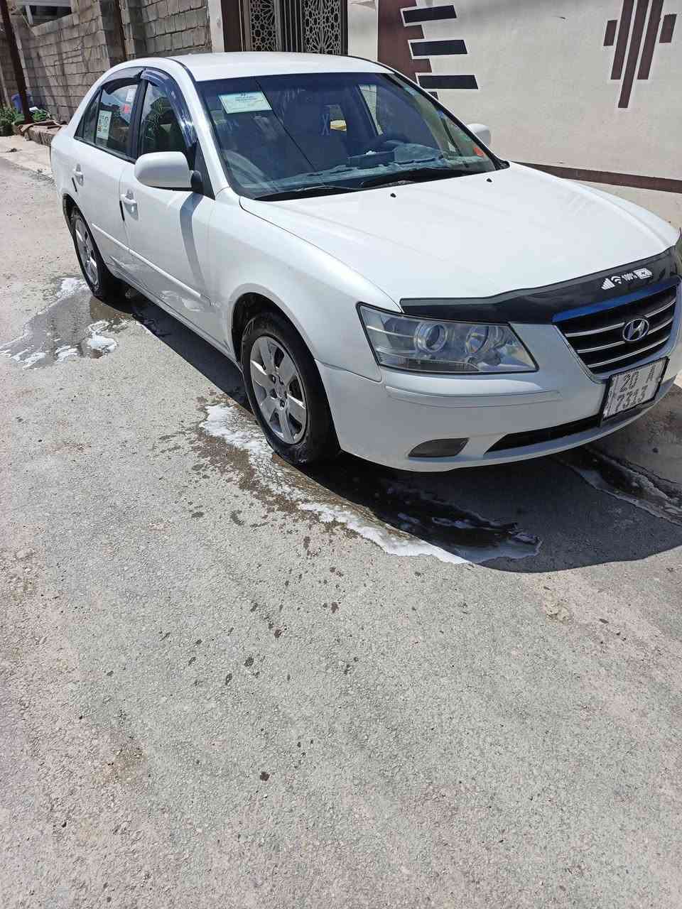 سلام عليكم سوناتا موديل ٢٠١٠ امريكي بيهة ضرر الجاملغ الخلفي بدون دواخل و بيهة اتكشط مال صبغ لان صدفي ونصبغت عام بدون اي ضربة مكينة جديدة مال حاوية السيارة حيل متعوب عليهة وجديدة رقم ديالى الدولي الجديد السعر ٩٨ و بيهة مجال بسيط حك الجية المكان تقاطع القدس هاتف ***********
