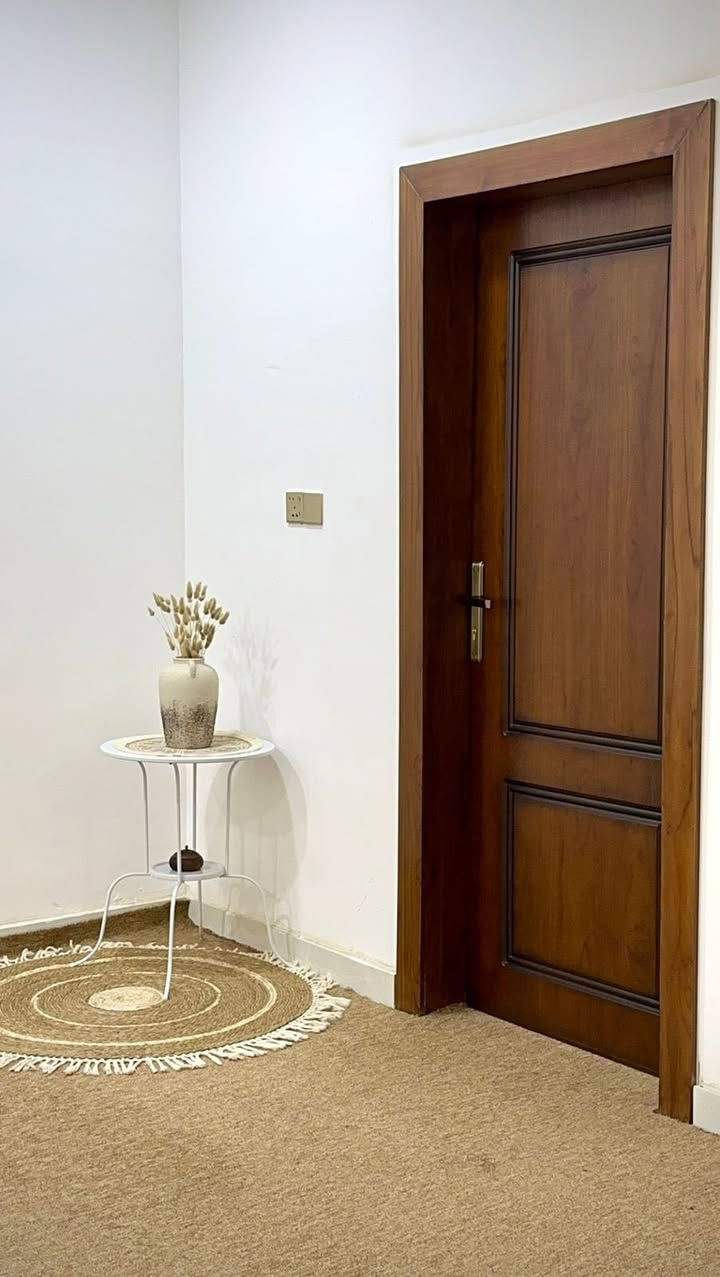 تريدهن ستثمار  تريدهن سكن  كلشي يرهم 
شقتين للبيع في البراضعية مقابل كلية الطب نوع العقار وقف سني مسجل سنة البناء ٢٠٢٥ نوع البناء طابوق 🧱  بالكامل المساحة ١١٠ متر
كهرباء دفن ‏نظام ايرث 
نضام كامرات 
انترنت  جاهزة من كلشي ￼
الشقة الارضية تحتوي على طارمة  و صالة ومطبخ وحمام وغرفتين الشقة الثانية تحتوي على صالة كبيرة و حمام و غرفتين ومطبخ  
الشقة الارضية مؤجرة  ب مليون و ربع و الشقة الثانية ساكن بيها 
وذا تريد مؤجر للثانيه موجود يعني بيهن وارد شهري مليونين و نص 
على الراغبين بالشراء الاتصال  على الرقم ***********
