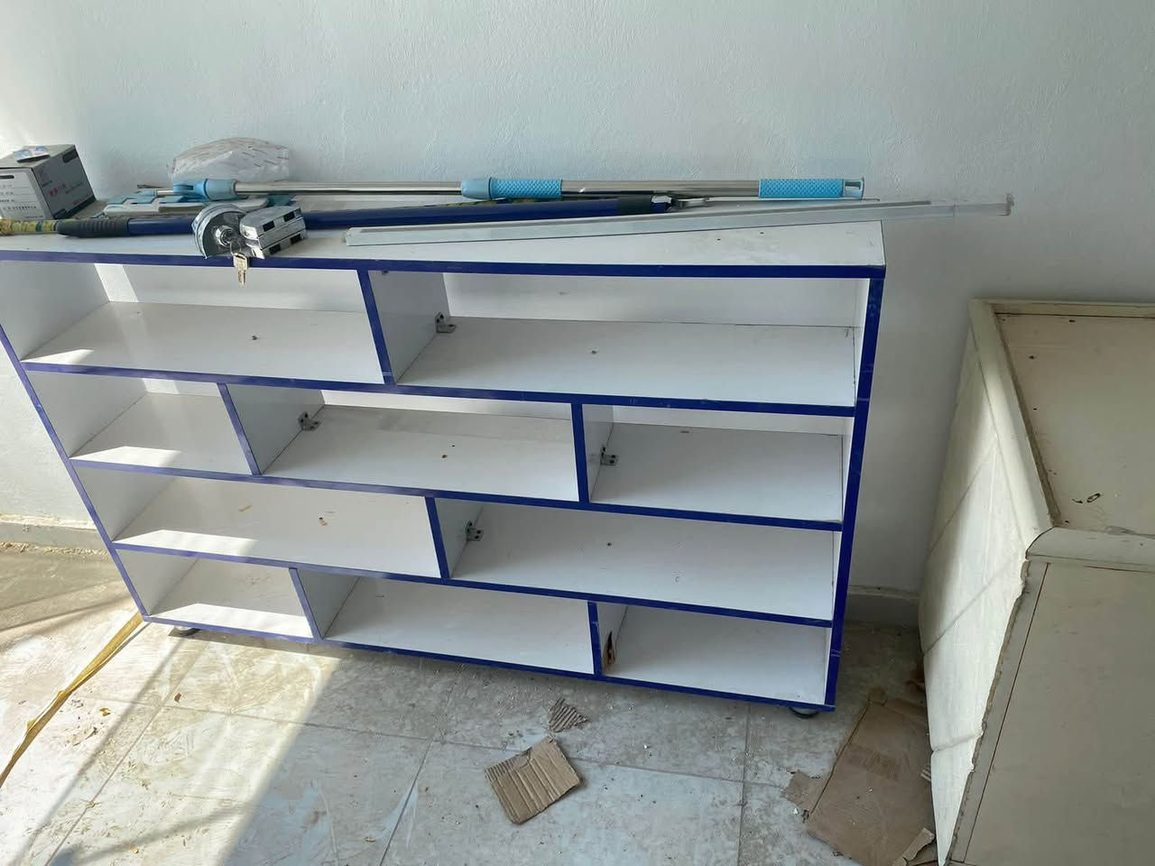للبيع مستعمل اخوالجديد المعارض عرض ٥٠ سنتمتروارتفاع ٣ مترو٦٠ والميزبي دخل ودولابين والثالث مفتوح من الجهتين ارتفاع ٩٠ وعرض مترونص تقريباً شلع اوقسم بس السعرشلع افضل كلهن قفل ٥٠٠ الف 
قطع كلمن وسعره موجودات بحي الحسين عليه السلام


**إذا كنت صاحب هذا الإعلان وتريد حذفه لأي سبب، رجاءا أرسل رسالة إلى الدعم الفني**