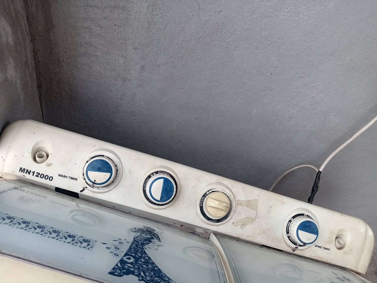 غسالة مستخدمة للبيع يمكن 12  كيلو
السعر 95 الف وبيها مجال للشراي
اتصل ***********
