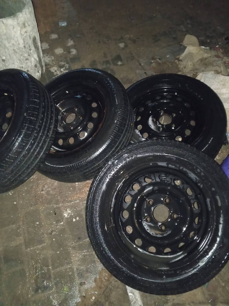 يالله تخم تاير نص ونص . 195/65R15
مكاني ناصريه مركز ١٠٠بيهن مجال ***********
