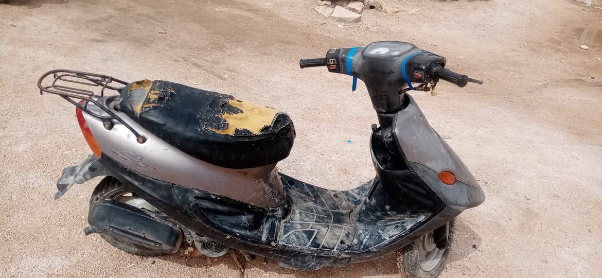 بيجي لون رصاصي شغاله سلف هندر لايت بكد لايت حساس دهن عداد البانزين بس شويه كفراتها تعبانه سعرها 250الف


**إذا كنت صاحب هذا الإعلان وتريد حذفه لأي سبب، رجاءا أرسل رسالة إلى الدعم الفني**