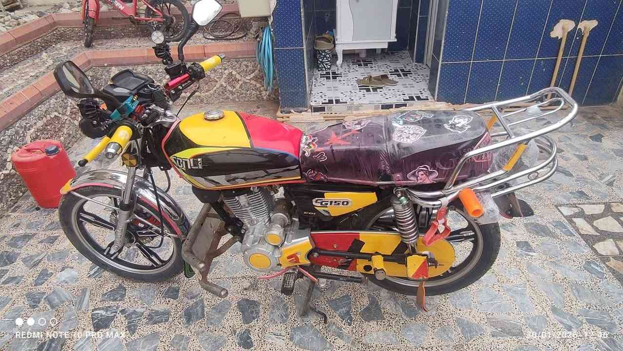 السلام عليكم
دراجة سيفان موديل 2024 

مكينة خير من الله سبانة ماممدودة عليها دراجة كاملة اي نقص مابيها 

تشغيل عن بعد وياها بصمتين 

تاير أمامي بدلته جديد وتاير خلفي نظيف كلش 

اوراق بي ورقة كارتونية 

مكاني ديالى الخالص 

السعر 600 وبي مجال للطيبين

للأستفسار الاتصال على الرقم 

*********** فقط اتصال او واتساب  ماموجود خاص
