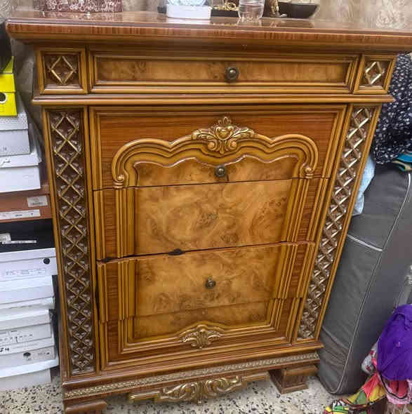 ٣ قطع غرفة زان مصري
مكاني بغداد حي القاهرة 

*********** واتساب
