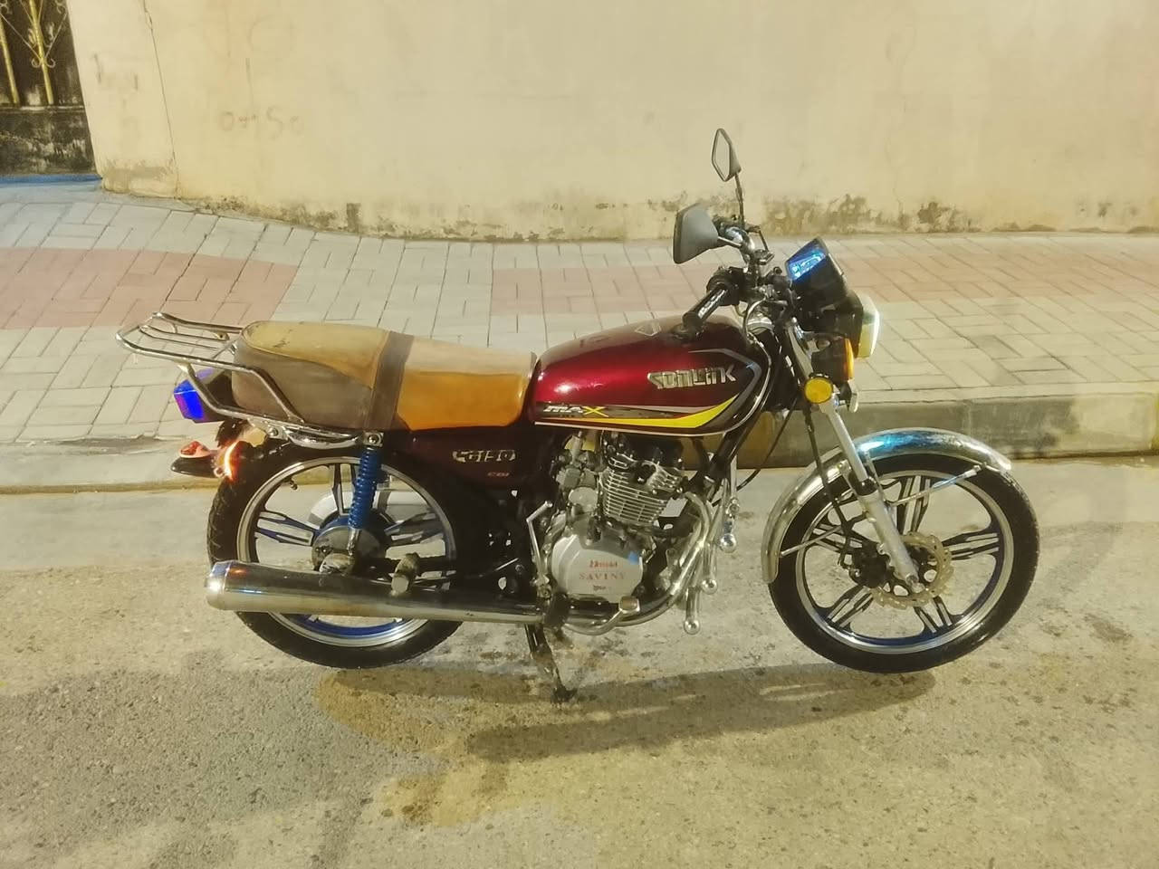 السلام عليكم عندي راني للبيع موديل 22 ويامن فيس مكاني حي الضباط السعر 550 وبمجال  دراجه بلاديه ربع ما تخلي عليها صلف كهرباء استفسار على الرقم  ***********
