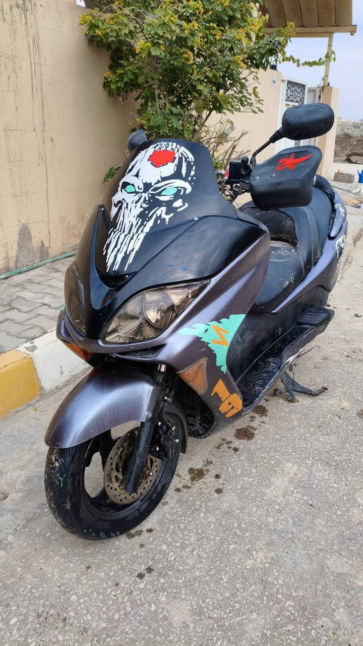 فورزا 08
اوراق كاملة منفيس وكمرك 
شلعتها تخبل مابيها اي نقص عوزها بس دوشمة للكشن
السعر 750 وبيها مجال
***********
مكاني الديوانية
